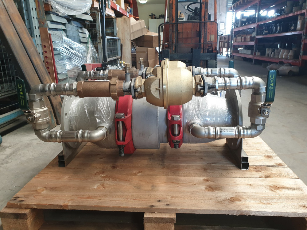 Single Check Twin Detector valve. Made from 316 Stainless Steel the valve is designed to monitor everyday water usage through the by-passes the main body when needed will open to supply sufficient amounts of water to fight fires 
